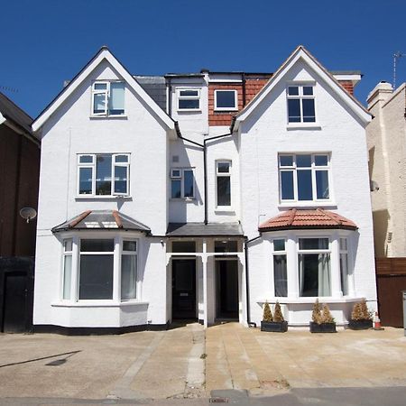 Appartamento Wonderful 3 Bed Flat With Private Garden In Wimbledon - 1 The Queens Londra Esterno foto