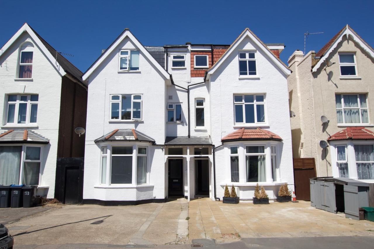 Appartamento Wonderful 3 Bed Flat With Private Garden In Wimbledon - 1 The Queens Londra Esterno foto