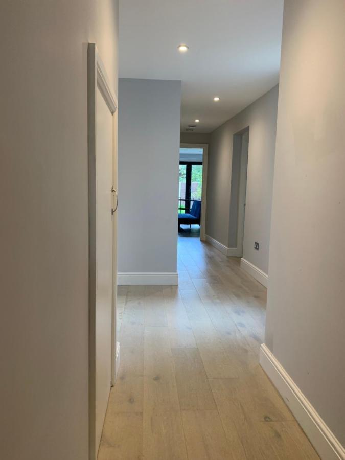 Appartamento Wonderful 3 Bed Flat With Private Garden In Wimbledon - 1 The Queens Londra Esterno foto