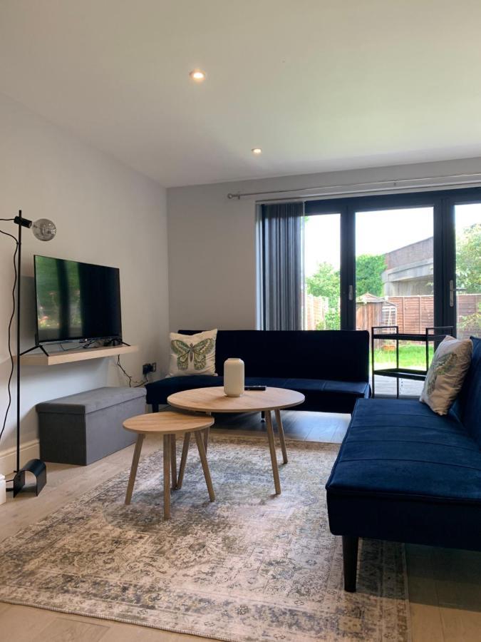 Appartamento Wonderful 3 Bed Flat With Private Garden In Wimbledon - 1 The Queens Londra Esterno foto