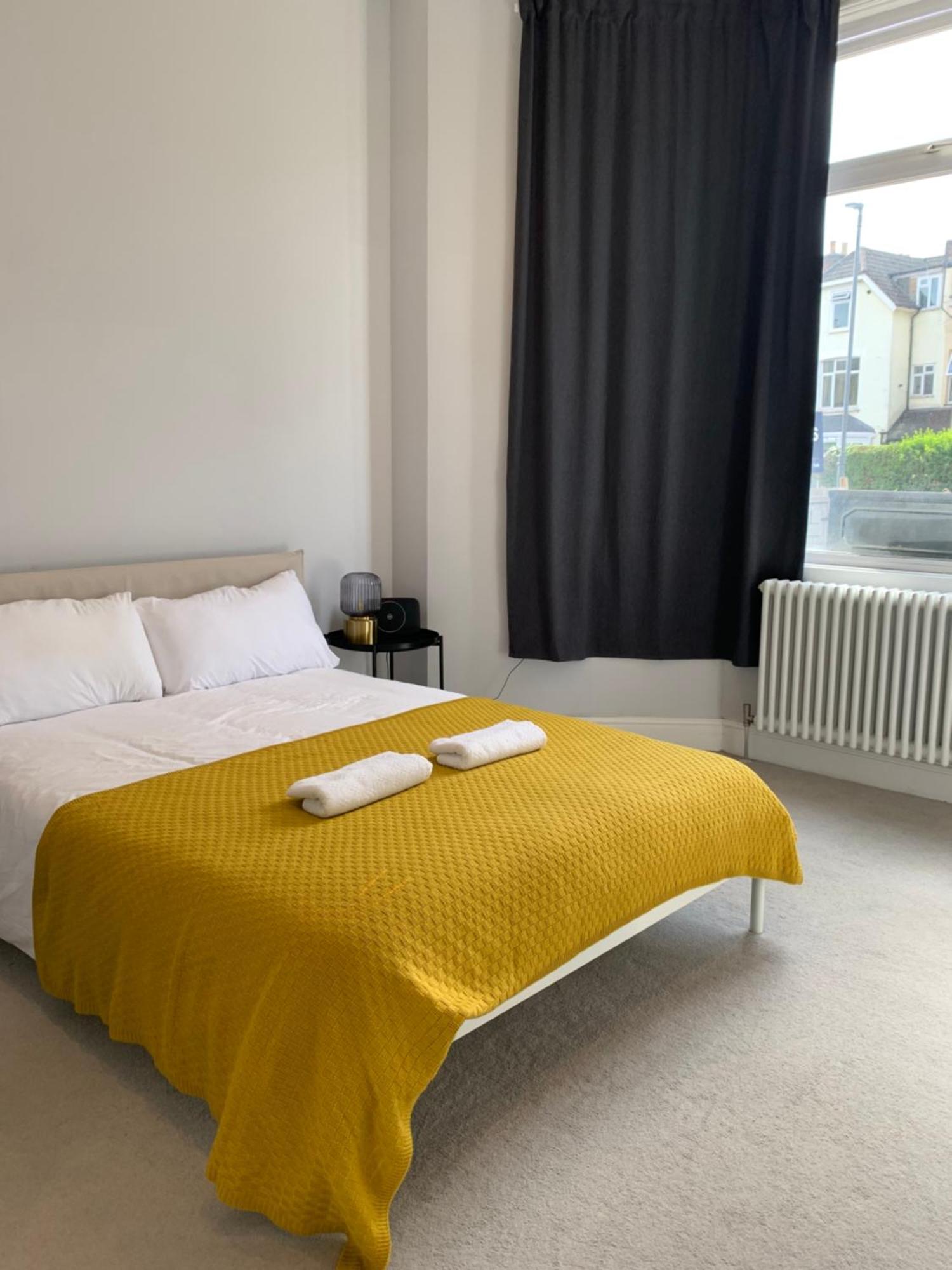 Appartamento Wonderful 3 Bed Flat With Private Garden In Wimbledon - 1 The Queens Londra Esterno foto